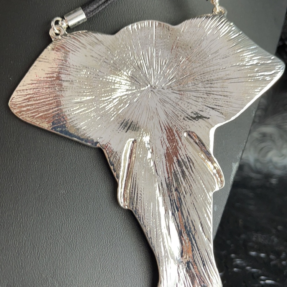Elephant necklace - Picture 3 of 4
